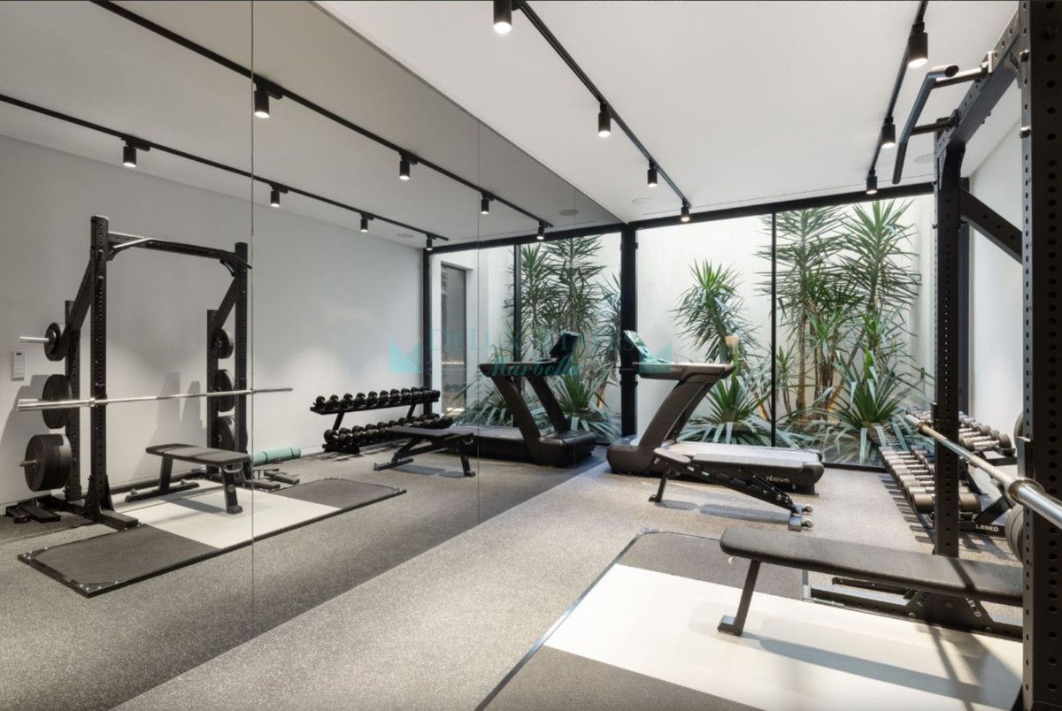 Villa for sale in Benahavis