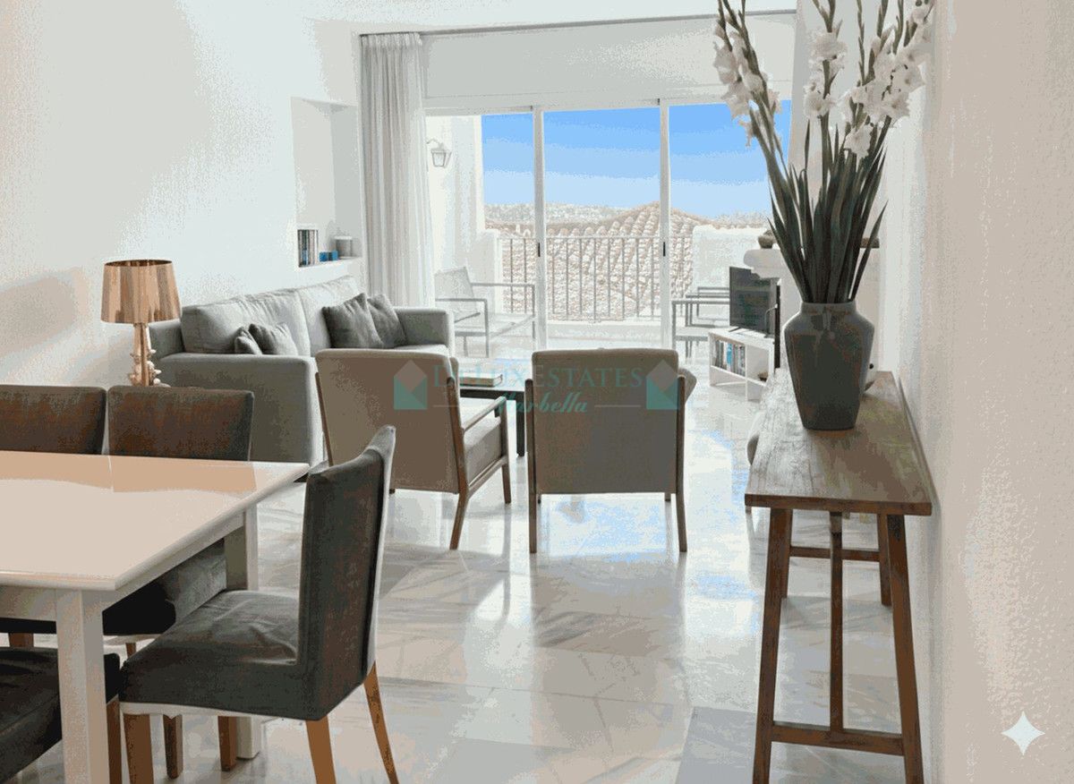 Apartamento en venta en El Almendro, Benahavis