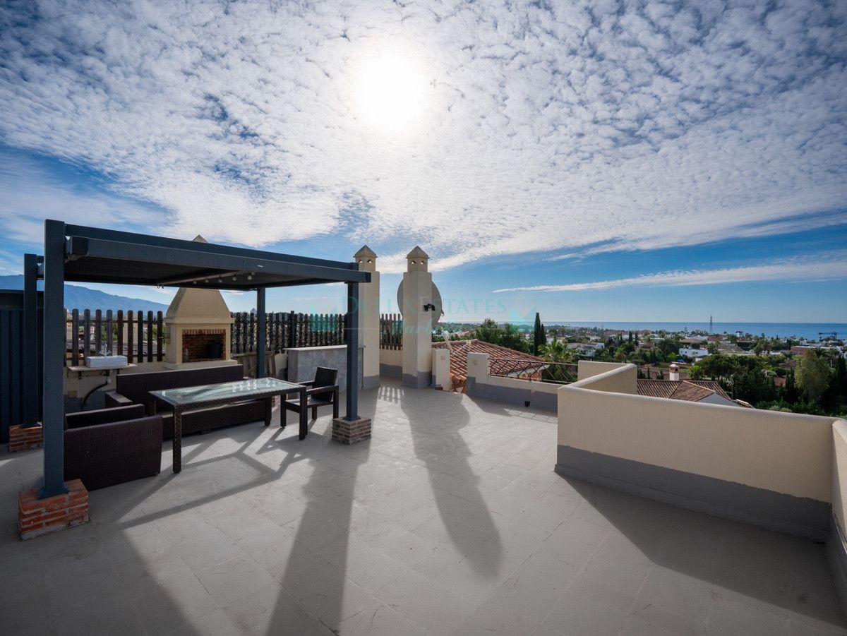Penthouse for sale in Benahavis