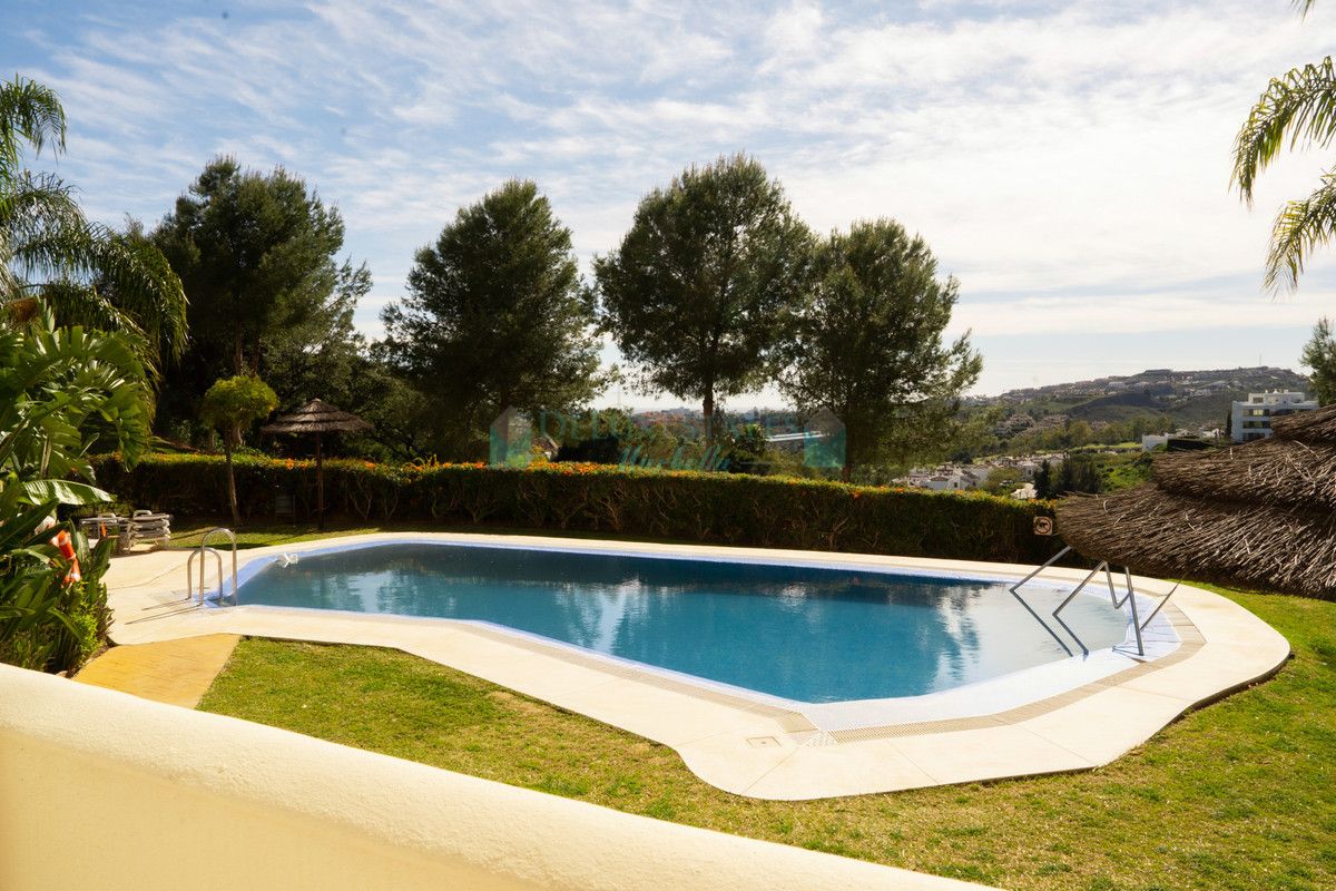 Ground Floor Apartment for sale in Benahavis