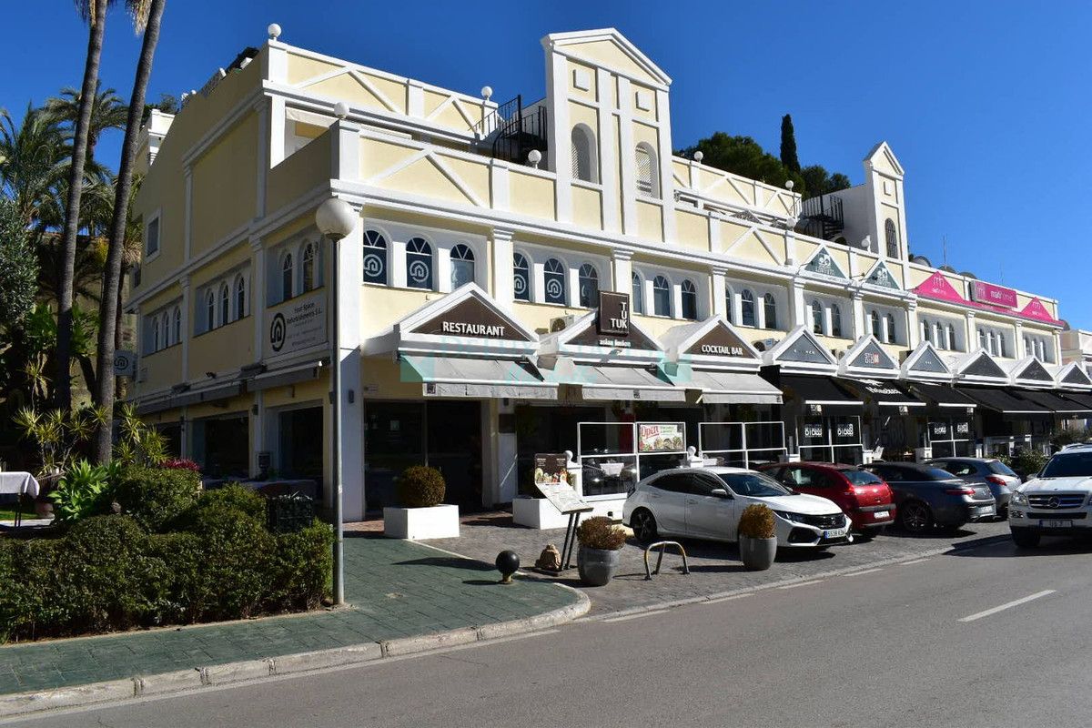 Office for sale in Aloha, Nueva Andalucia