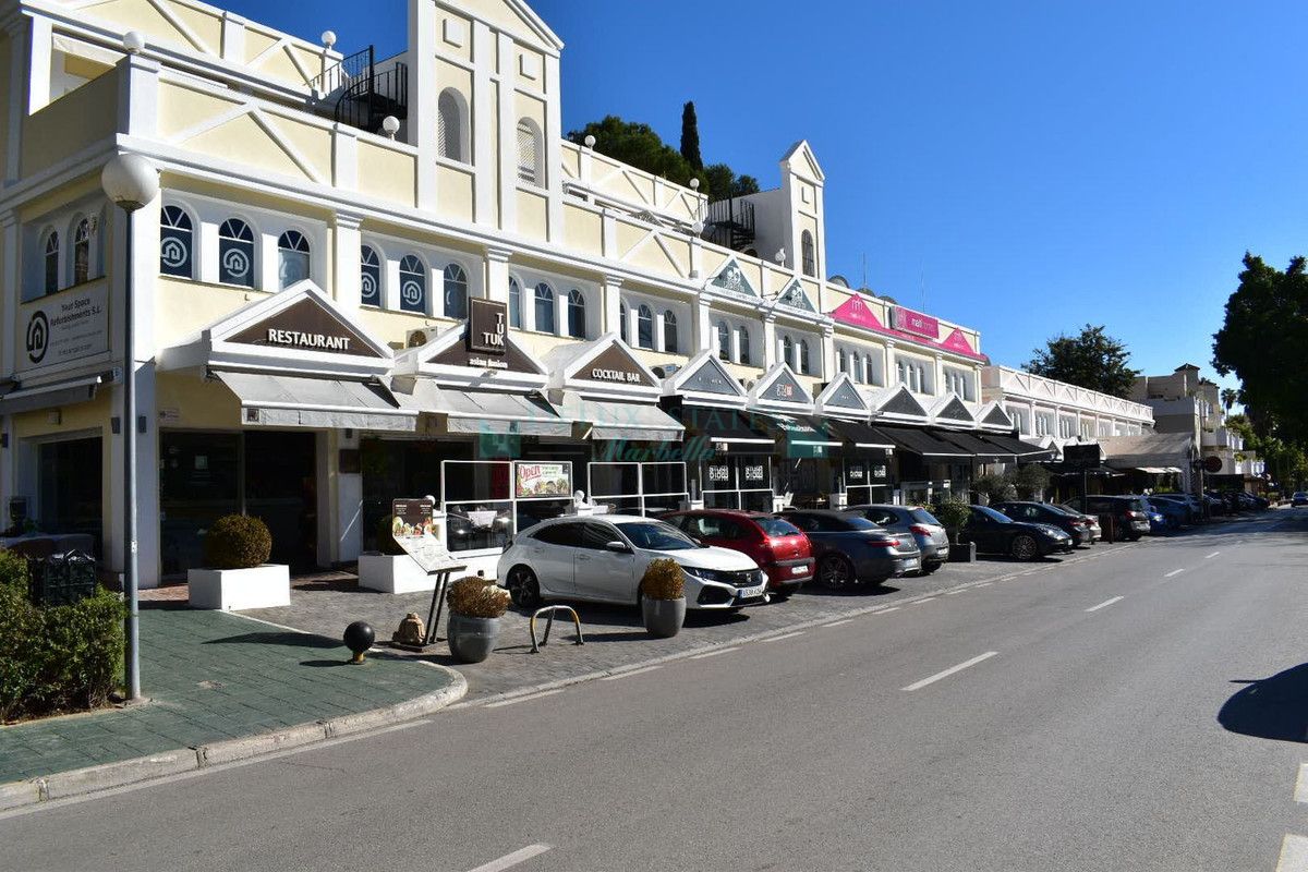 Office for sale in Aloha, Nueva Andalucia