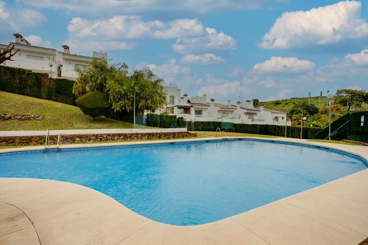 Town House for sale in Estepona