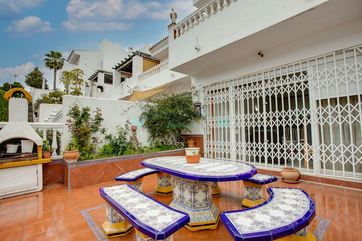 Town House for sale in Estepona