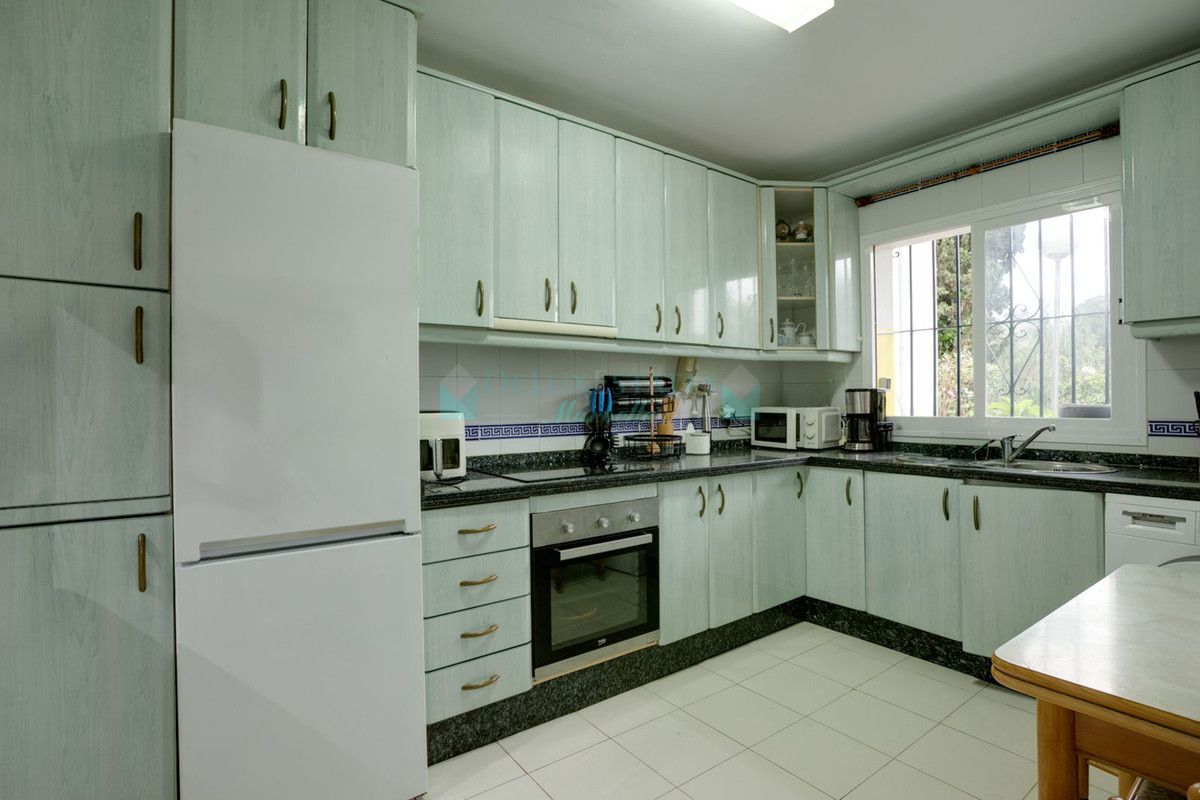 Town House for sale in Estepona