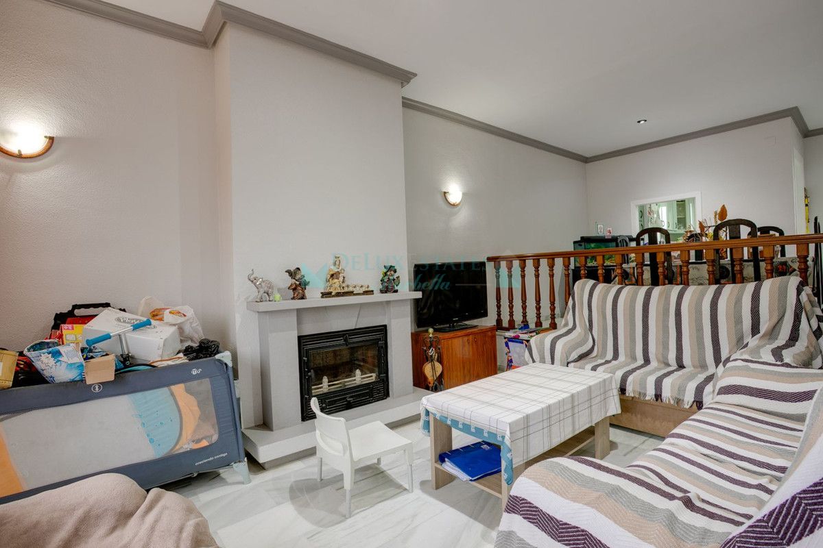 Town House for sale in Estepona