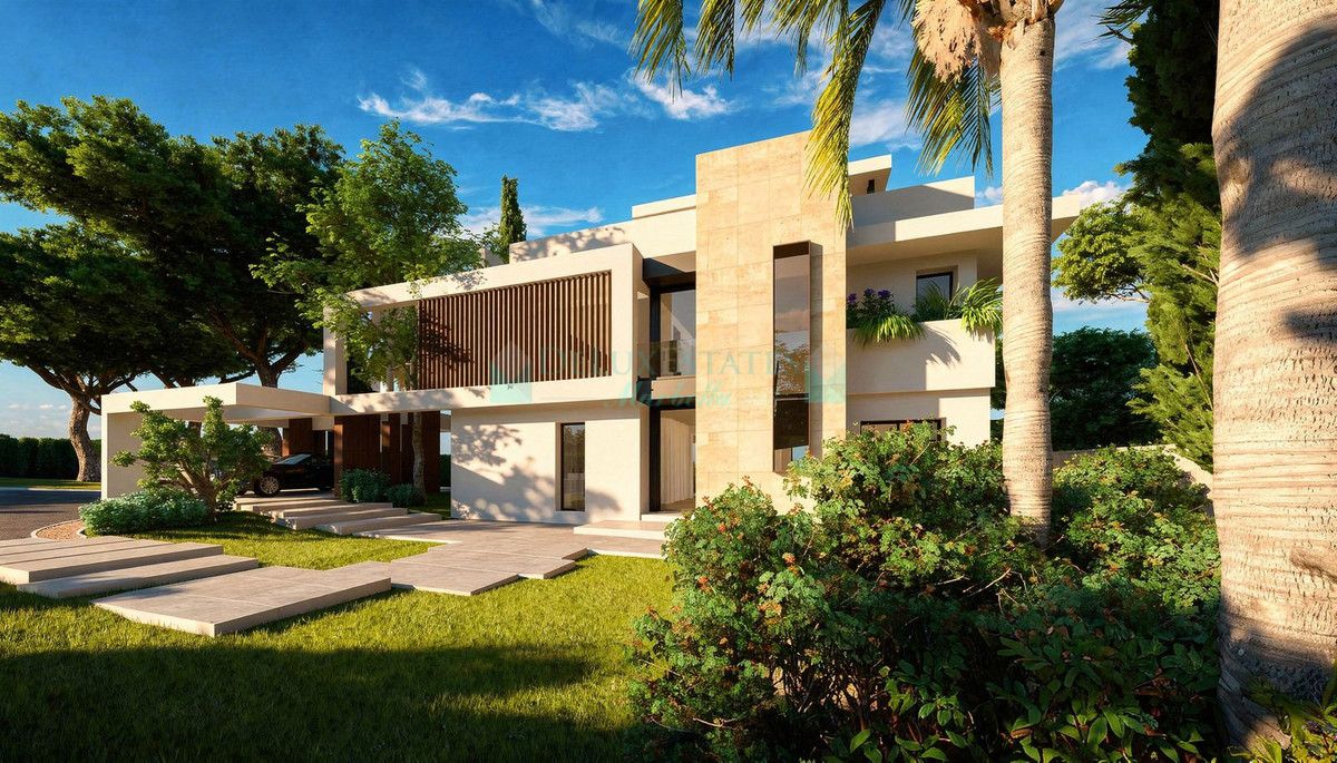 Villa for sale in Rio Real, Marbella East