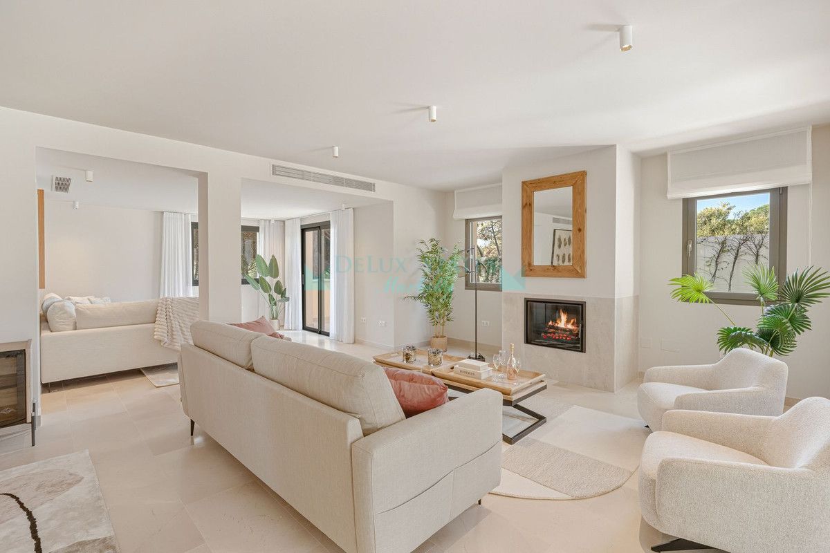 Villa for sale in Hacienda las Chapas, Marbella East