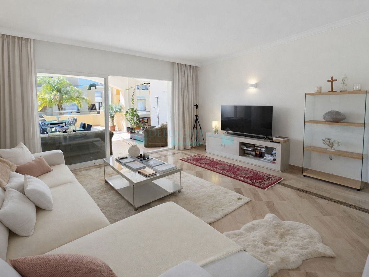 Ground Floor Apartment for sale in Elviria, Marbella East