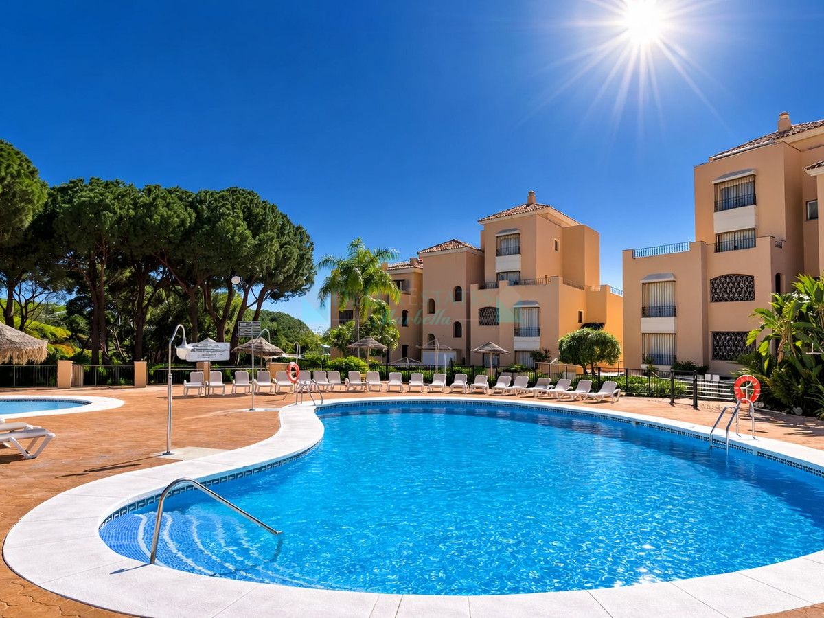 Ground Floor Apartment for sale in Elviria, Marbella East