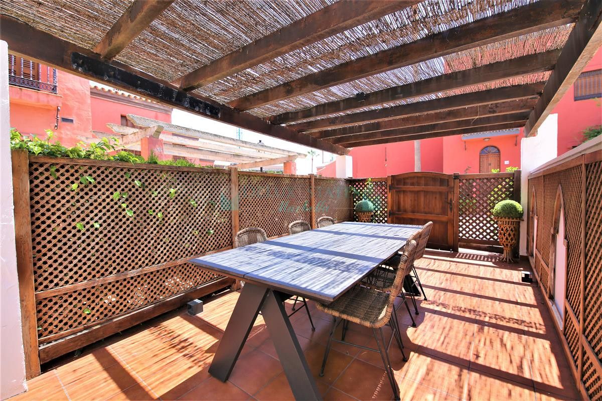 Town House for rent in Estepona