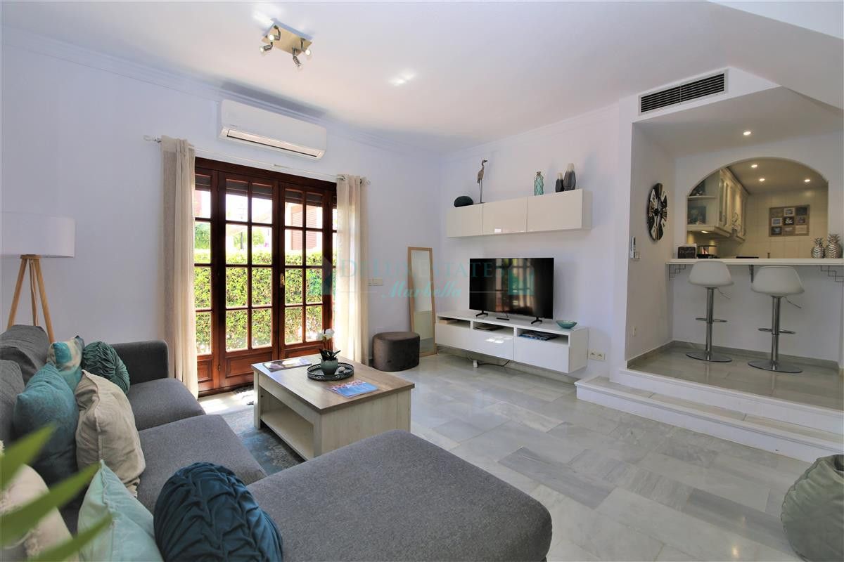 Town House for rent in Estepona