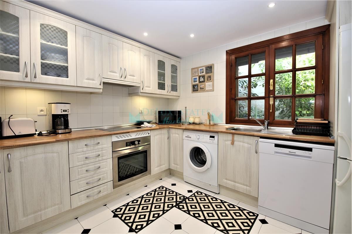 Town House for rent in Estepona