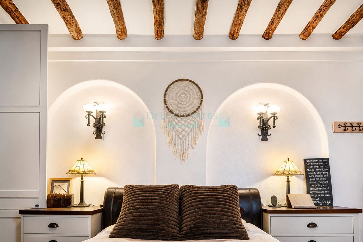 Town House for sale in Estepona