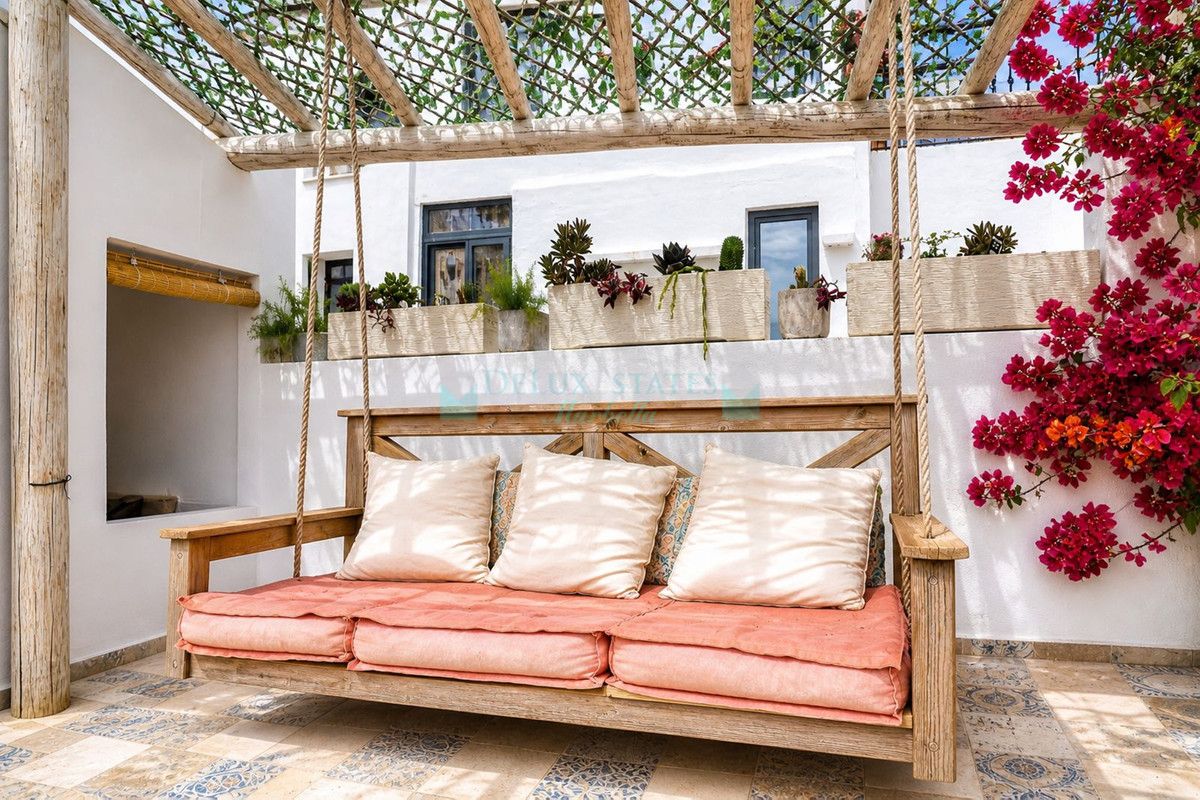 Town House for sale in Estepona