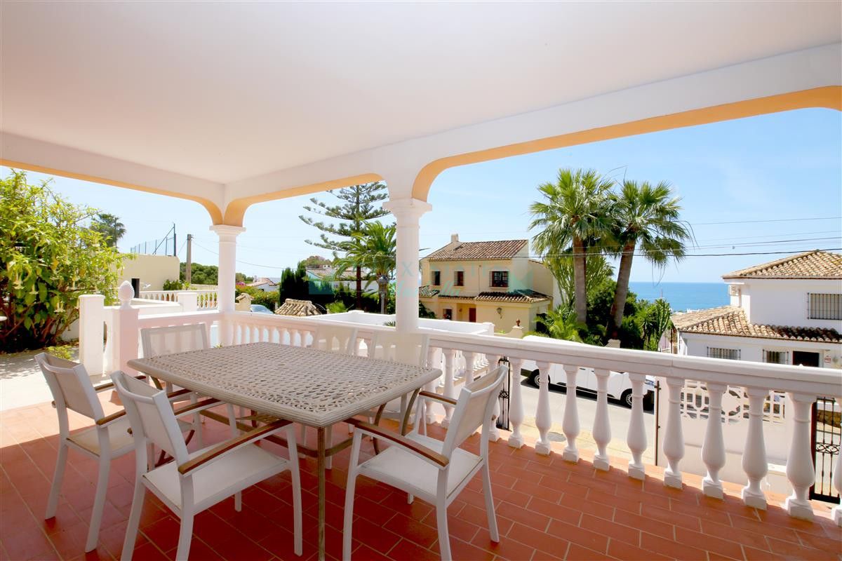 Villa for rent in Estepona