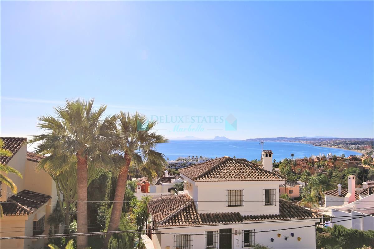 Villa for rent in Estepona