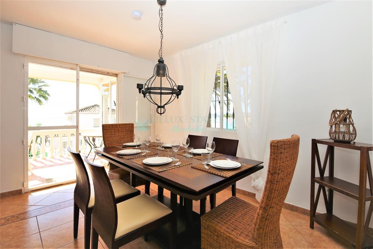Villa for rent in Estepona