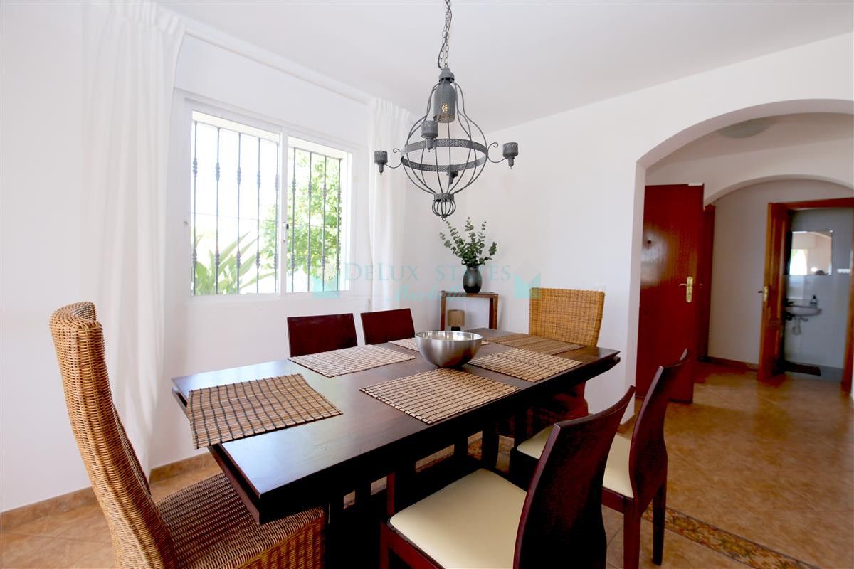 Villa for rent in Estepona