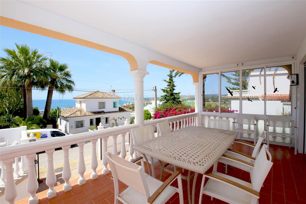 Villa for rent in Estepona