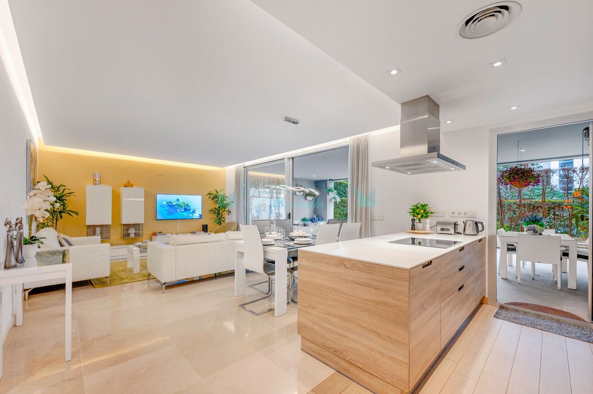 Ground Floor Apartment for sale in Marbella - Puerto Banus