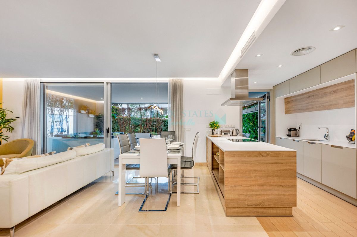 Ground Floor Apartment for sale in Marbella - Puerto Banus