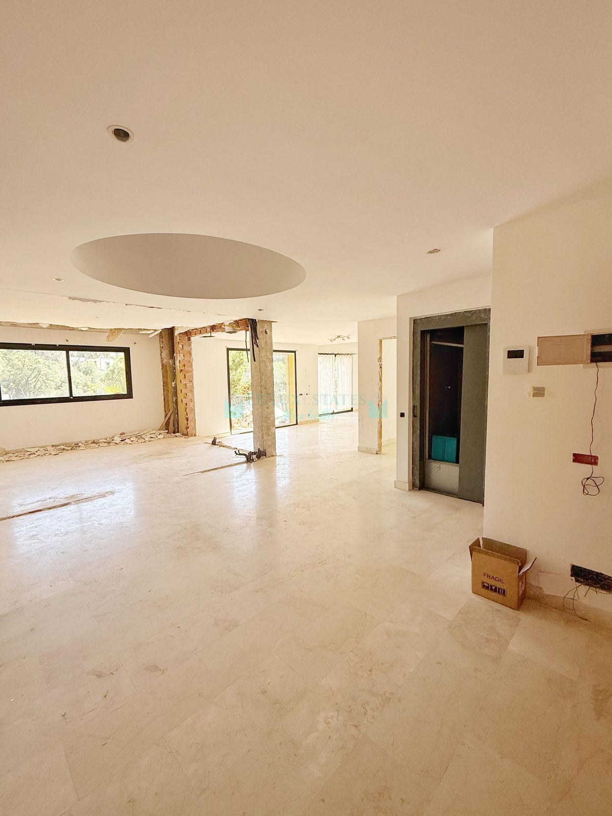 Villa for sale in Elviria, Marbella East