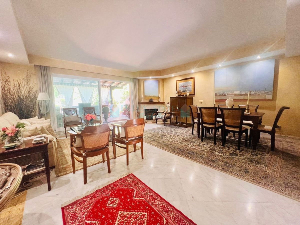 Town House for sale in Marbella Golden Mile