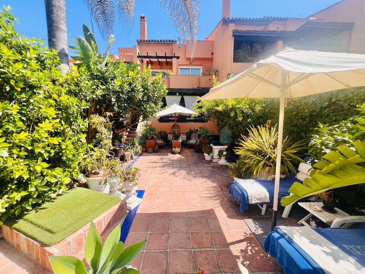 Town House for sale in Marbella Golden Mile