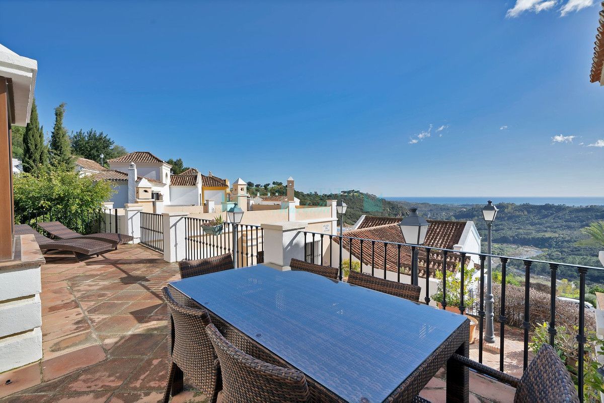Town House for sale in Benahavis