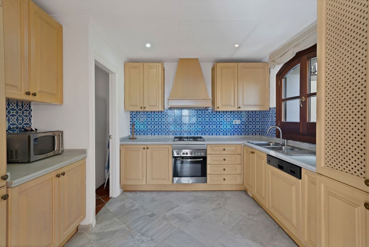 Town House for sale in Benahavis