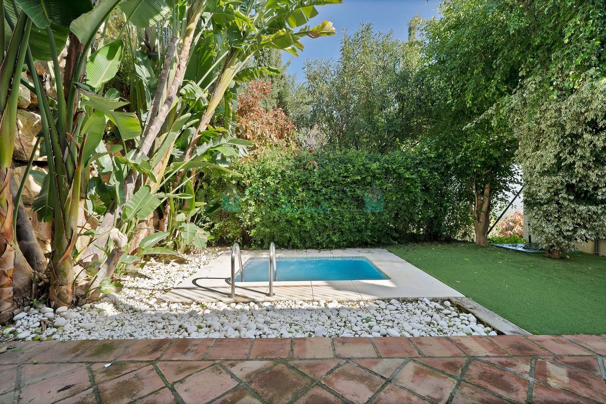 Town House for sale in Benahavis
