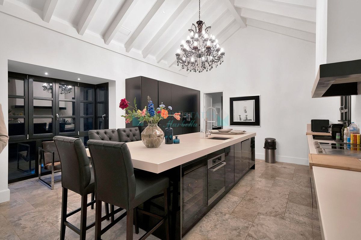 Villa en venta en Benahavis