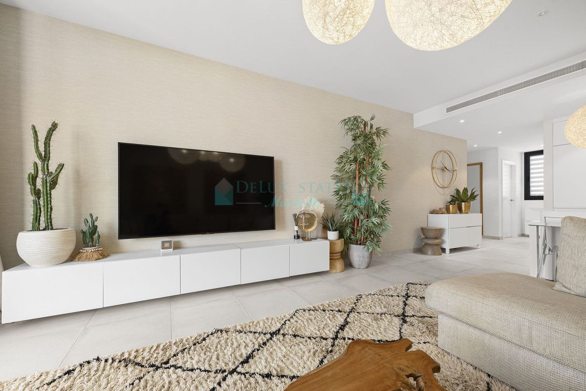 Ground Floor Apartment for sale in El Paraiso, Estepona