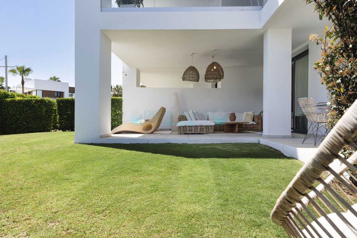 Ground Floor Apartment for sale in El Paraiso, Estepona