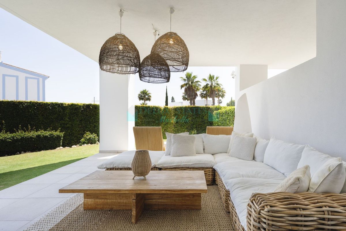 Ground Floor Apartment for sale in El Paraiso, Estepona