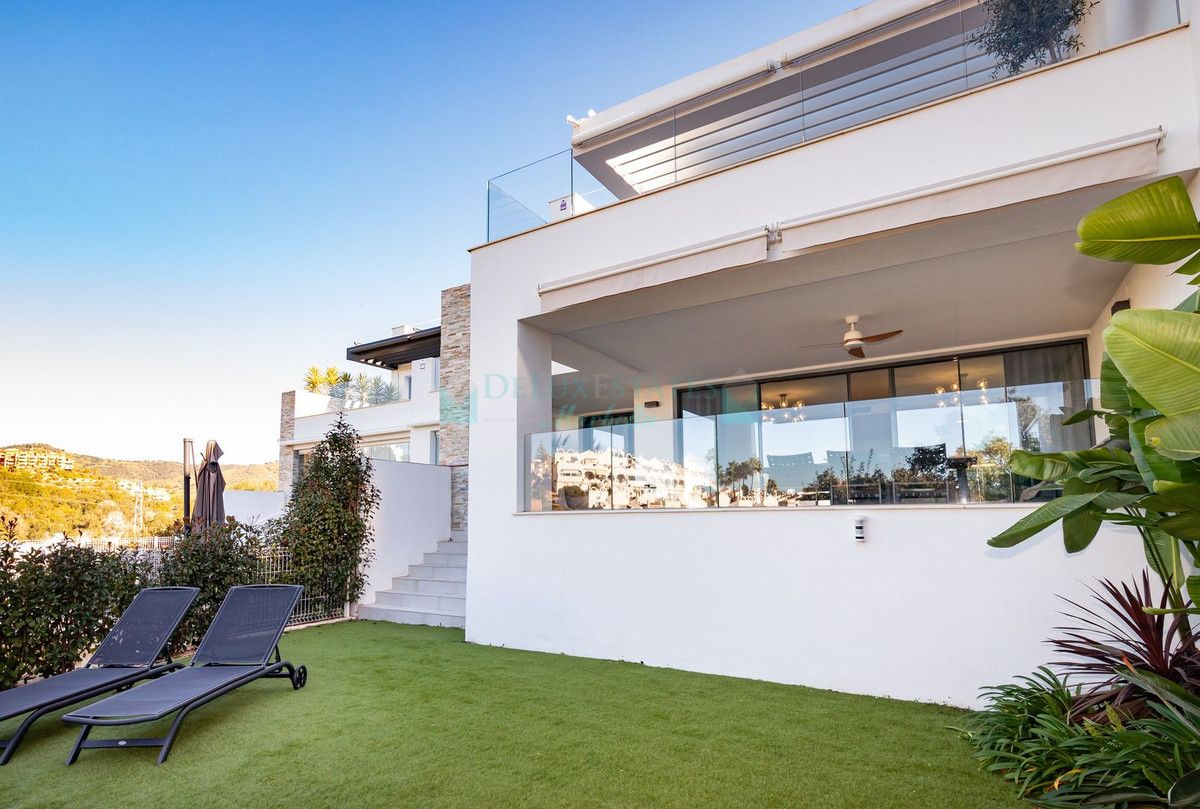 Apartment for sale in Cabopino, Marbella East