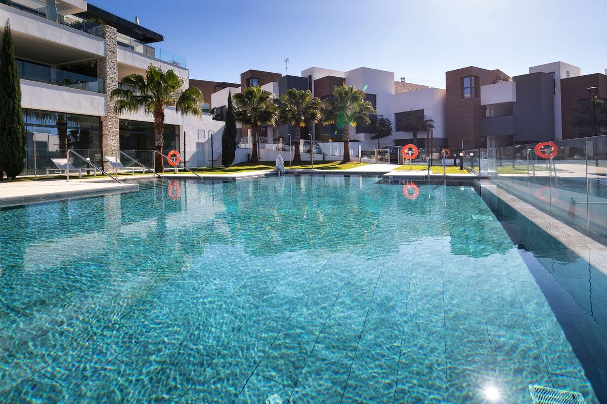 Apartment for sale in Cabopino, Marbella East