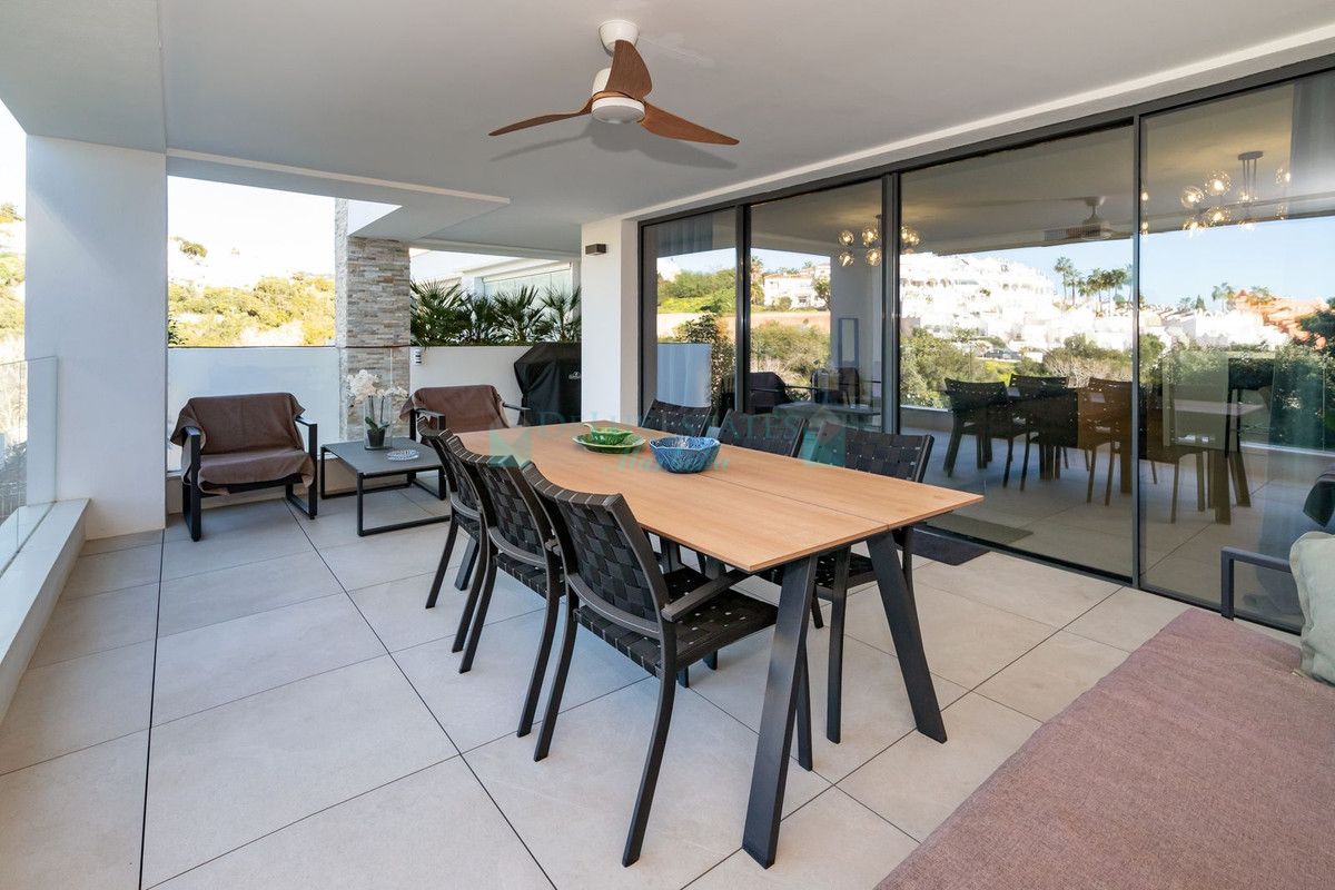 Apartment for sale in Cabopino, Marbella East