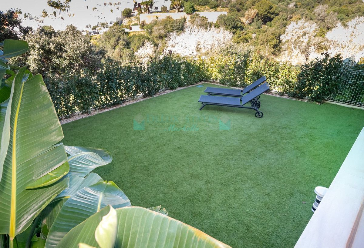 Apartment for sale in Cabopino, Marbella East