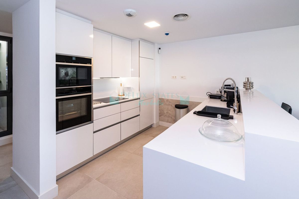 Apartment for sale in Cabopino, Marbella East