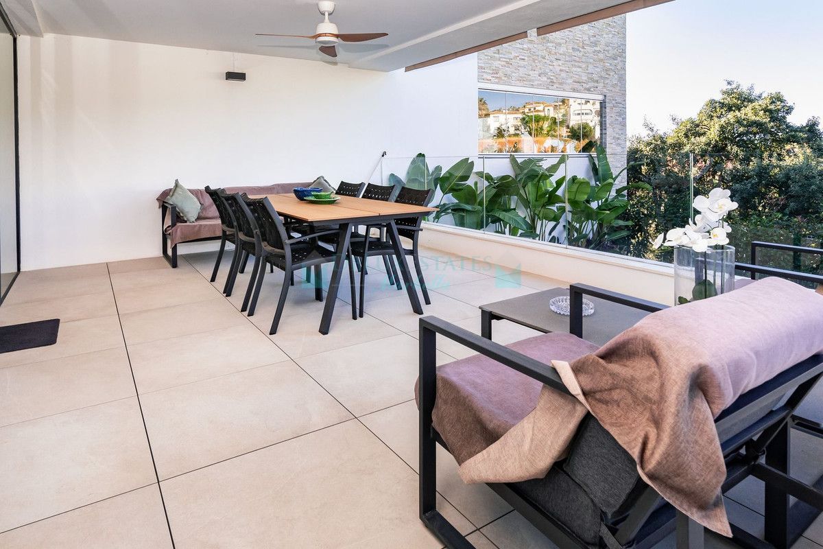 Apartment for sale in Cabopino, Marbella East