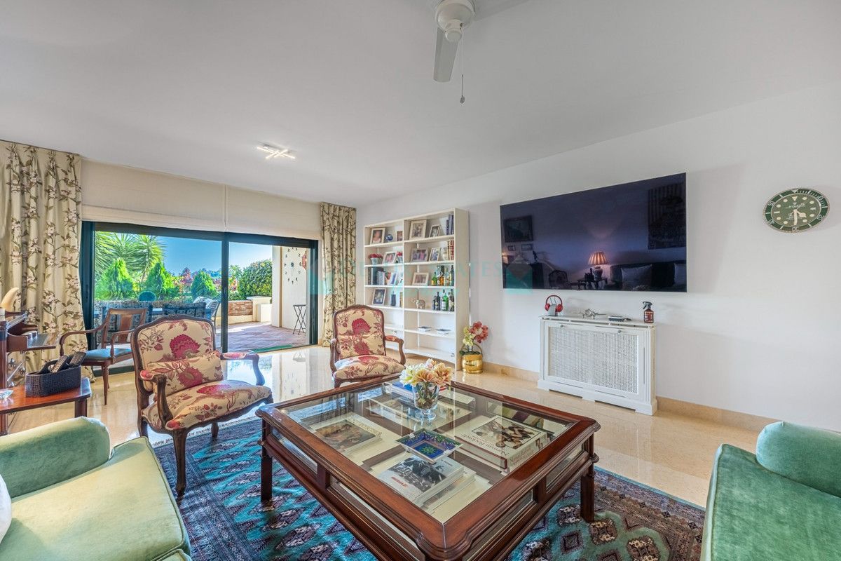 Ground Floor Apartment for sale in Benahavis