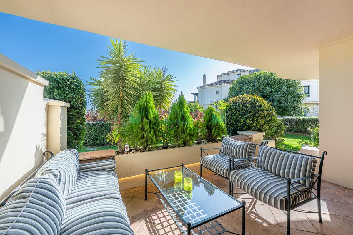 Ground Floor Apartment for sale in Benahavis