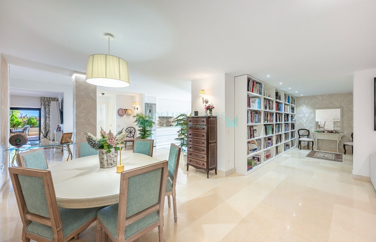 Ground Floor Apartment for sale in Benahavis