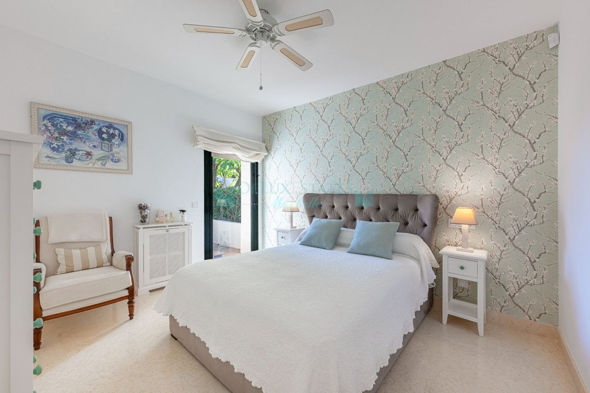 Ground Floor Apartment for sale in Benahavis