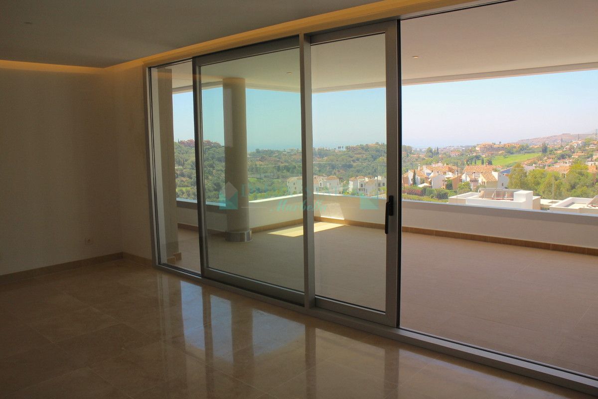 Apartment for rent in Benahavis
