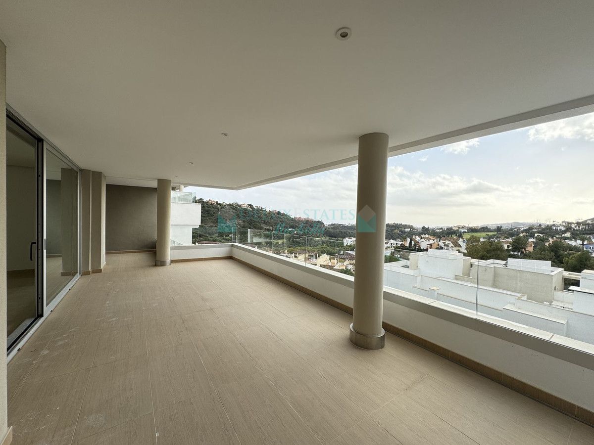 Apartment for rent in Benahavis
