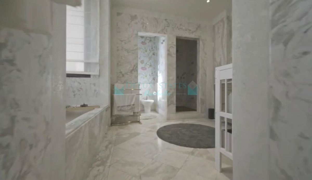 Villa for sale in Guadalmina Baja, San Pedro de Alcantara