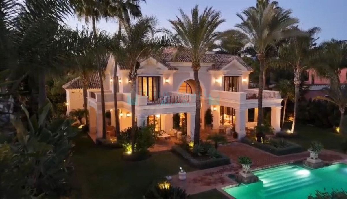 Villa for sale in Guadalmina Baja, San Pedro de Alcantara
